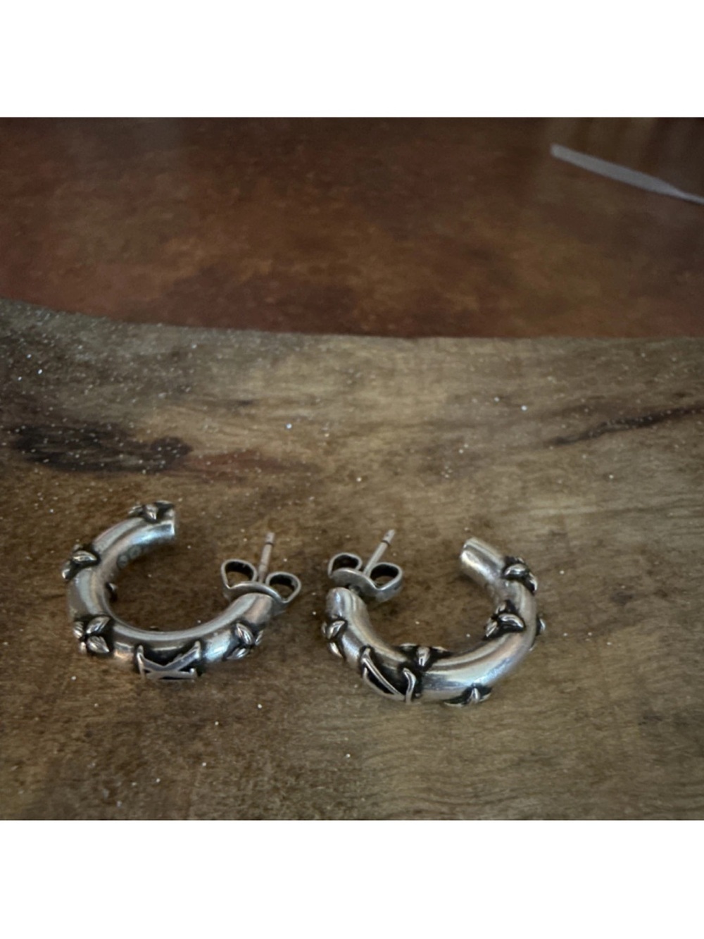 Louis Vuitton Silver Silver Whisper Hoop Monogram Blossom Earrings - Picture 2 of 4